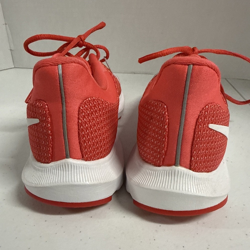 Nike Quest Women's Size 6.5  Red Lace Up Low Top Running Sneaker Shoes - Picture 6 of 7